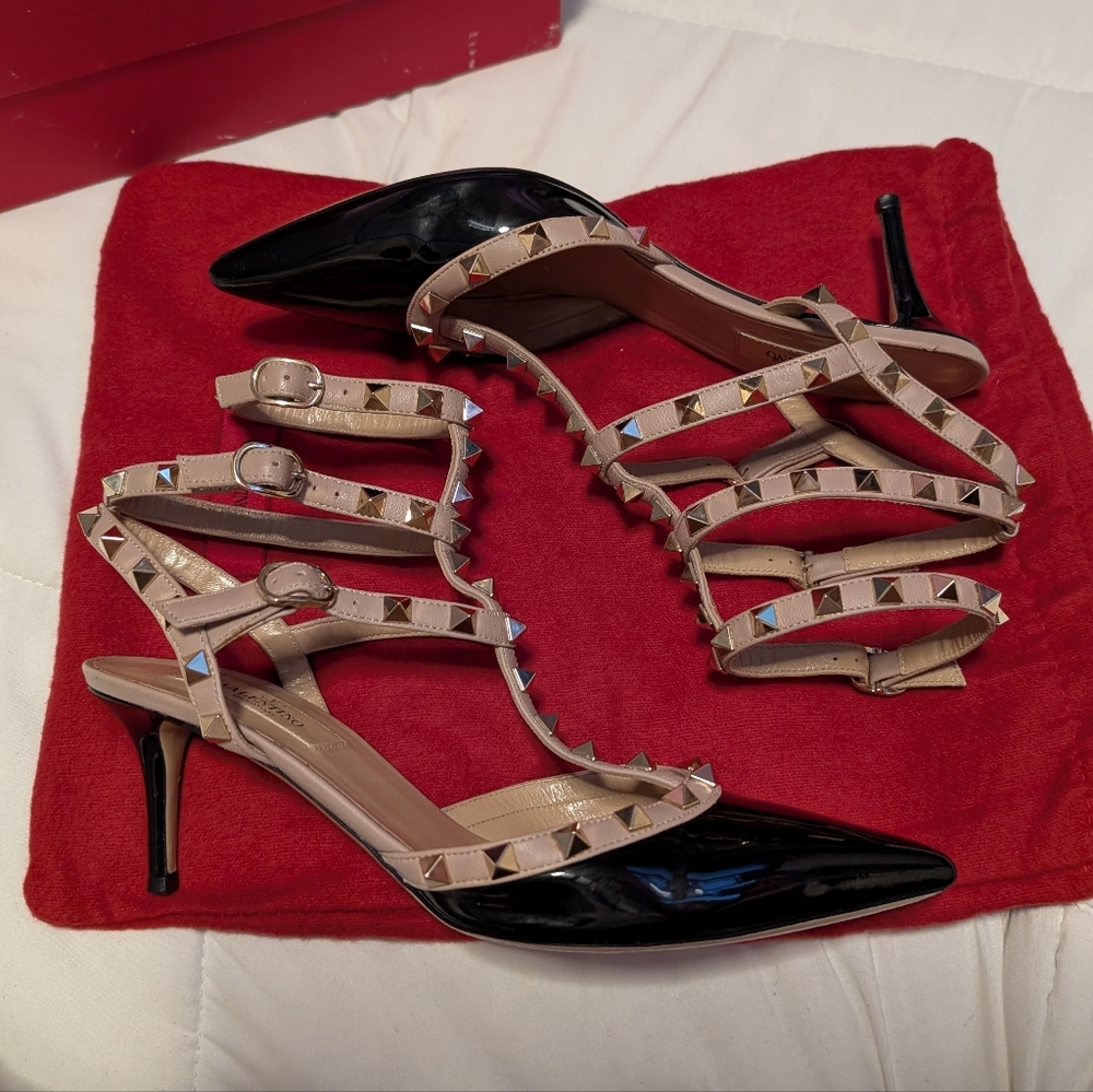 Valentino Garavani Rockstud 65 Heels